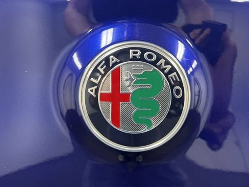 Used 2020 Alfa Romeo Stelvio AWD w/ Nero Edizione image 31