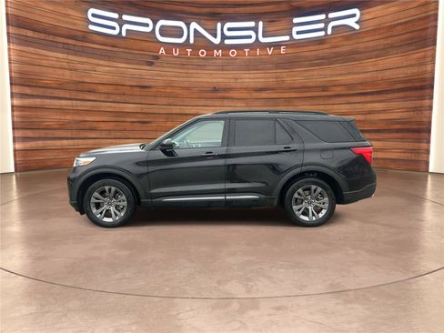 Used 2023 Ford Explorer XLT w/ Equipment Group 202A image 2