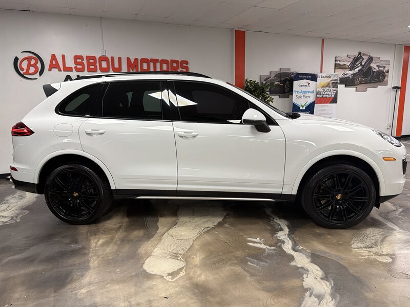 Used 2017 Porsche Cayenne Platinum Edition w/ Premium Package (PJV) AWD/4WD image 14
