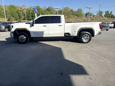 Used 2024 GMC Sierra 3500 Denali Ultimate AWD/4WD image 3