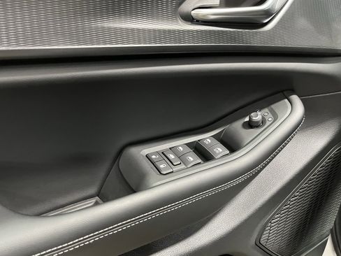 Certified 2025 Jeep Grand Cherokee Laredo X w/ Luxury Tech Group I image 19