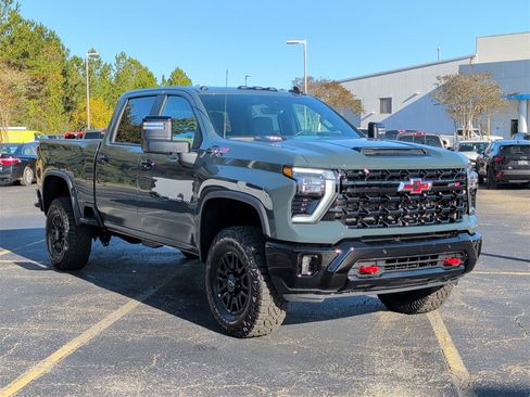 New 2026 Chevrolet Silverado 2500 ZR2 image 8
