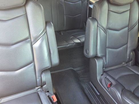 Used 2018 Cadillac Escalade ESV Platinum image 19