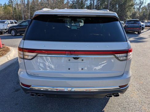 Certified 2022 Lincoln Aviator Reserve w/ Equipment Group 201A image 6