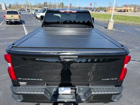 Used 2021 Chevrolet Silverado 2500 Custom w/ Infotainment Package image 34