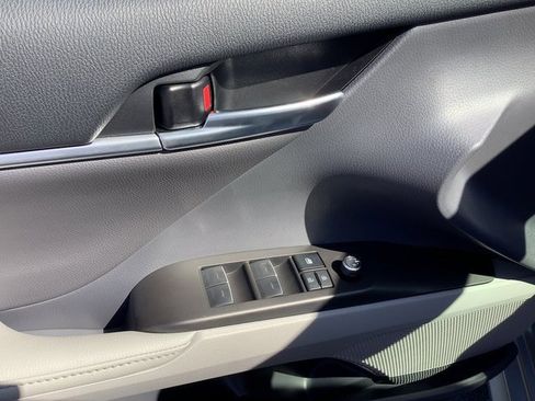 Used 2023 Toyota Camry XLE image 10