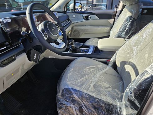 New 2026 Kia Carnival EX image 7