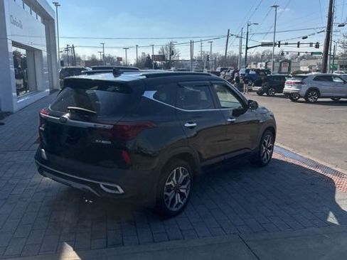 Used 2021 Kia Seltos SX w/ SX Sunroof Package image 10