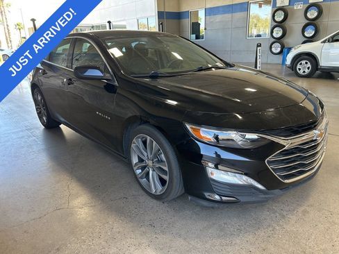 Used 2021 Chevrolet Malibu LT FWD image 2