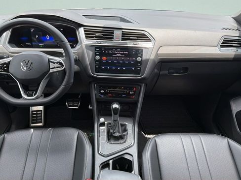 Certified 2022 Volkswagen Tiguan SE R-Line FWD image 11
