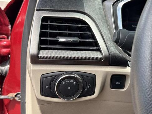 Used 2020 Ford Fusion SE FWD image 24