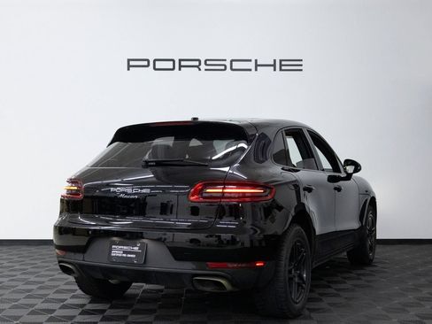 Certified 2018 Porsche Macan AWD/4WD image 7