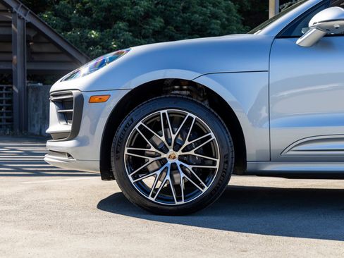 New 2026 Porsche Macan image 13