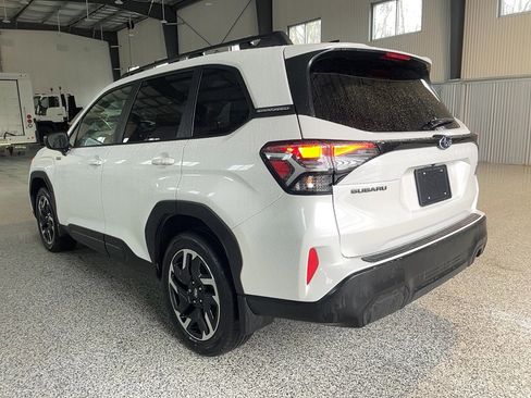 Used 2025 Subaru Forester Premium image 19