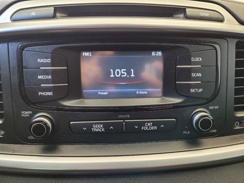 Used 2016 Kia Sorento FWD image 25