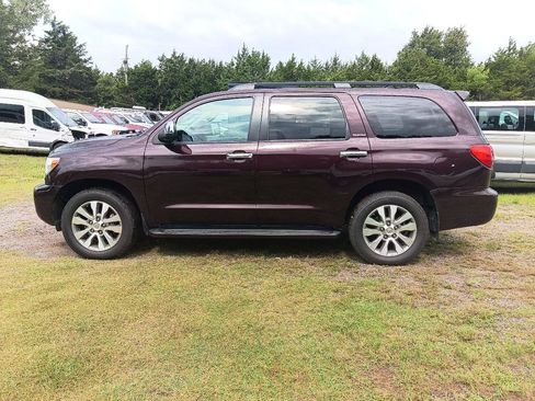 Used 2017 Toyota Sequoia Limited w/ Safety & Convenience Package AWD/4WD image 8