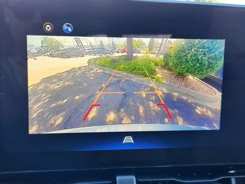 Used 2025 Chevrolet Equinox ACTIV w/ Convenience Package III AWD/4WD image 18