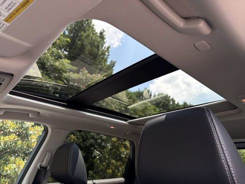 Certified 2023 Nissan Rogue SL w/ SL Premium Package FWD image 33