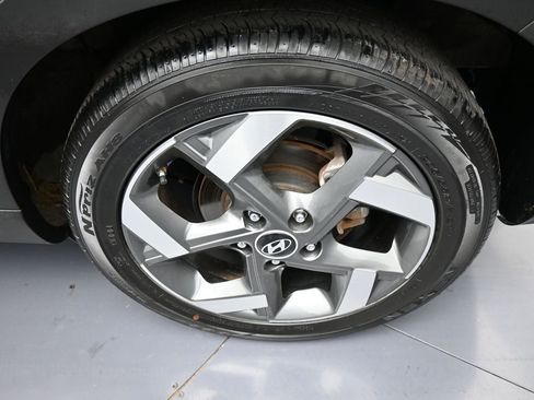 Certified 2022 Hyundai Venue Limited FWD image 15