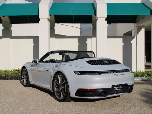 Certified 2024 Porsche 911 Carrera 4S image 3