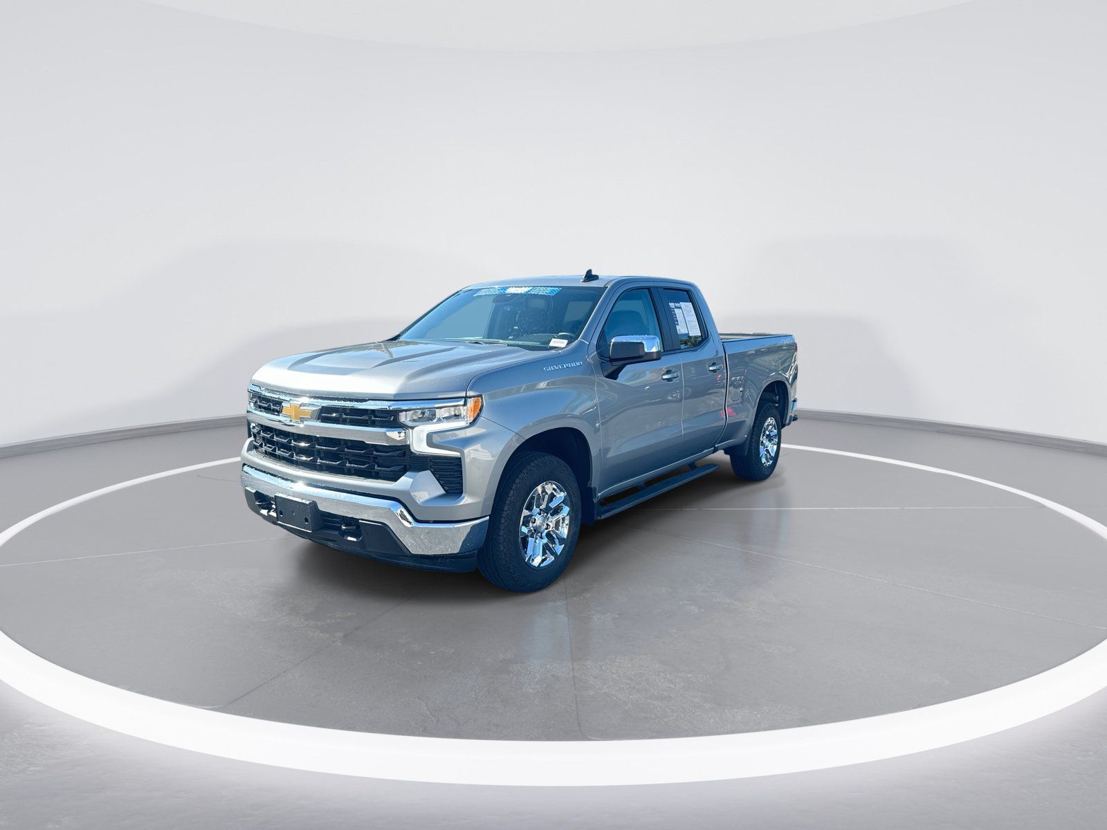 Used 2023 Chevrolet Silverado 1500 LT AWD/4WD image 5