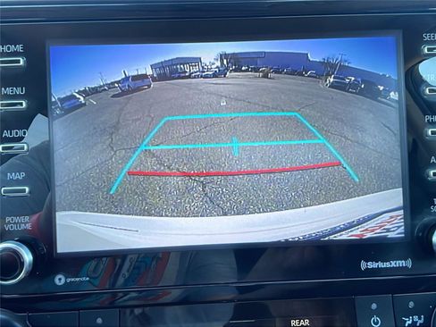 Used 2022 Toyota Highlander L image 29