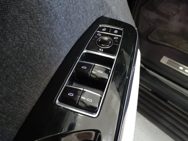 Used 2025 Cadillac Escalade ESV Sport Platinum AWD/4WD image 11