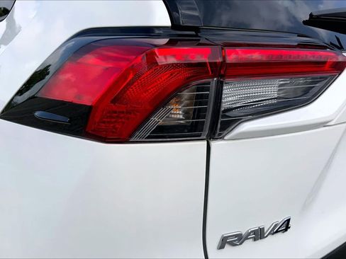 Used 2025 Toyota RAV4 LE AWD/4WD image 28