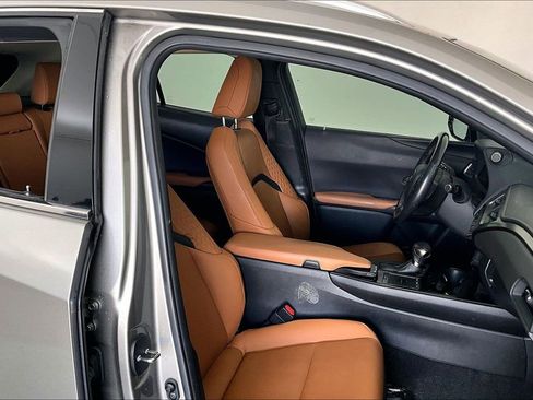 Used 2021 Lexus UX 200 w/ Premium Package image 9