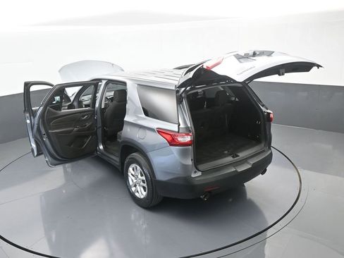 Used 2021 Chevrolet Traverse LS image 61