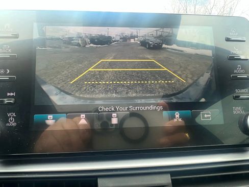 Used 2018 Honda Accord Touring image 19