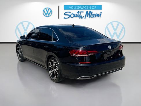 Used 2020 Volkswagen Passat 2.0T SEL FWD image 5