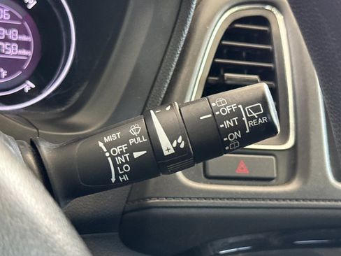 Used 2018 Honda HR-V EX image 33