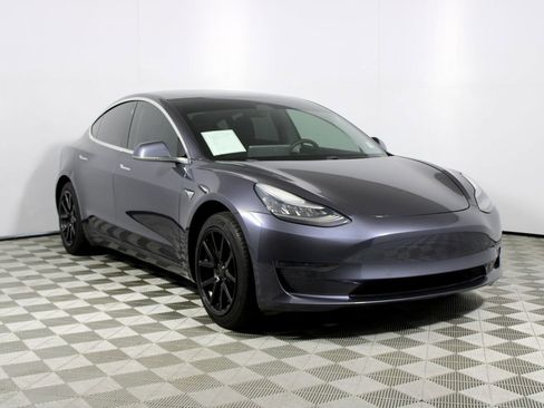 Used 2020 Tesla Model 3 Standard Range Plus image 19