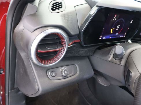 Used 2024 Chevrolet Trax RS w/ Sunroof Package FWD image 13