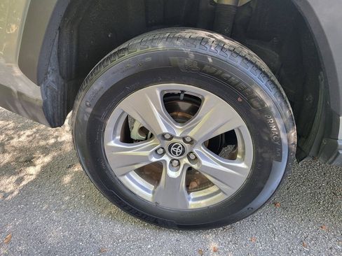Used 2025 Toyota RAV4 XLE FWD image 13
