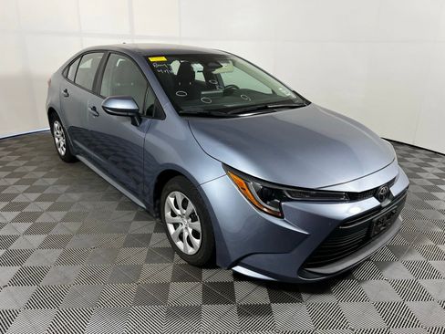 Used 2024 Toyota Corolla LE FWD image 3
