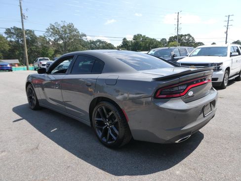 Used 2019 Dodge Charger SXT w/ Blacktop Package RWD image 8
