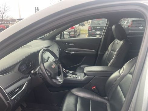 Used 2023 Cadillac XT4 Premium Luxury image 8