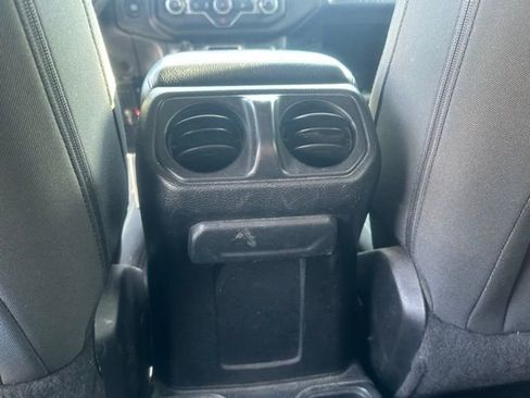 Used 2018 Jeep Wrangler Unlimited Sport image 13