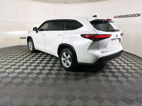 Used 2023 Toyota Highlander L image 5