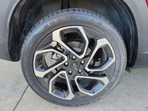 Certified 2024 Chevrolet Trax RS w/ Sunroof Package image 6