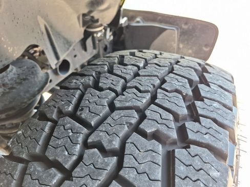 Used 2024 Jeep Wrangler Unlimited Rubicon 4xe AWD/4WD image 12