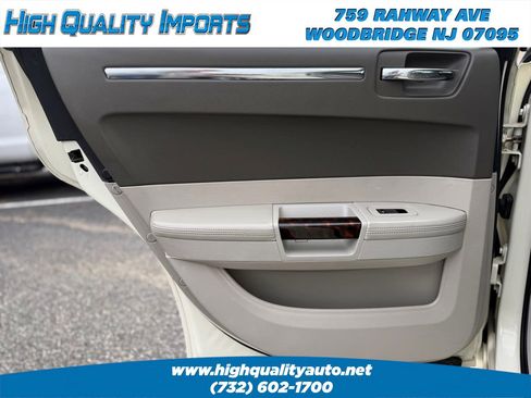 Used 2009 Chrysler 300 C image 52