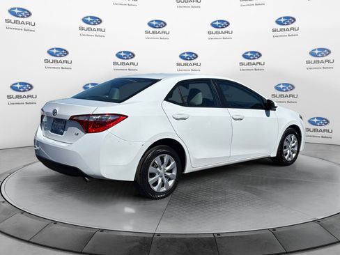 Used 2015 Toyota Corolla LE FWD image 5