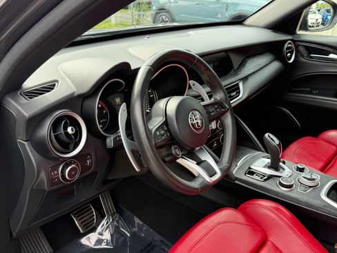 Used 2023 Alfa Romeo Stelvio Sprint RWD image 12