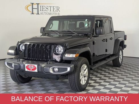 Used 2023 Jeep Gladiator Sport AWD/4WD image 4