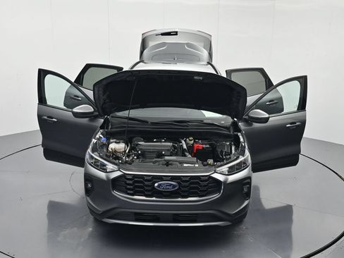 Used 2025 Ford Escape ST-Line Select AWD/4WD image 44