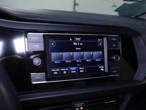 Used 2022 Volkswagen Jetta SE w/ Panoramic Sunroof Package image 28