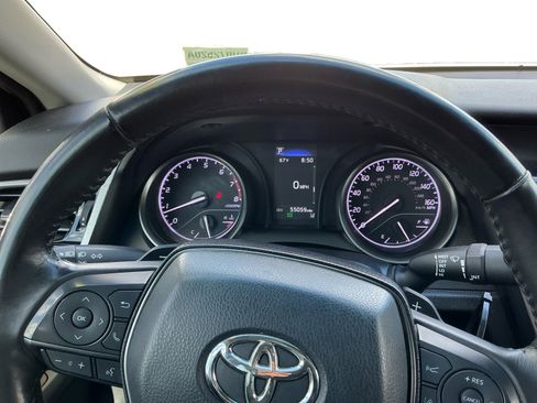 Used 2022 Toyota Camry SE FWD image 12